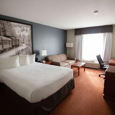 Super 8 By Wyndham Whitecourt Hotel Eksteriør billede