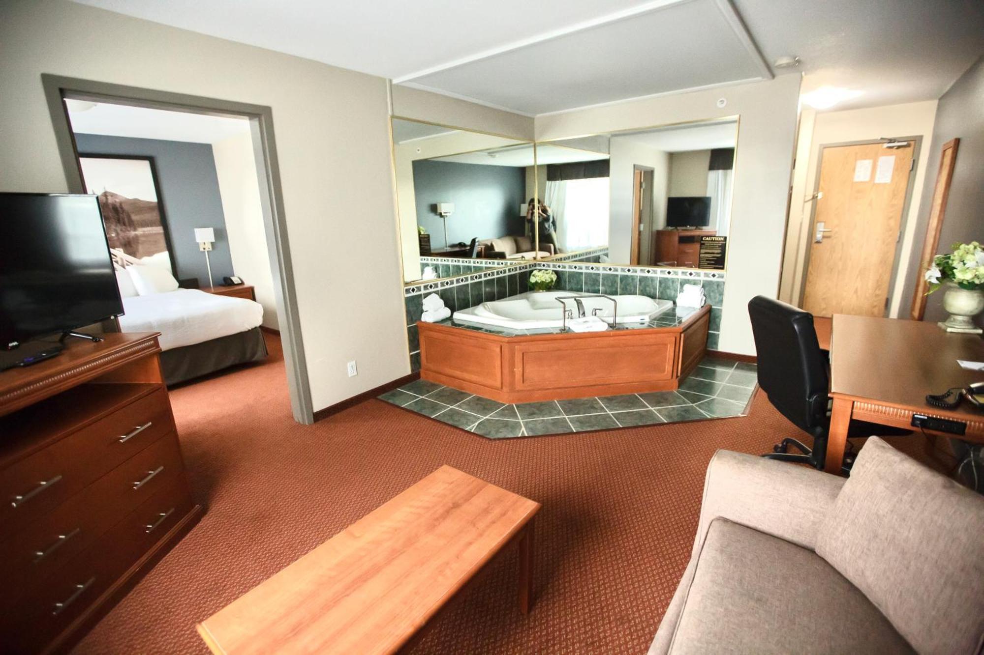 Super 8 By Wyndham Whitecourt Hotel Eksteriør billede